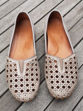 Volks Walkers leather flats